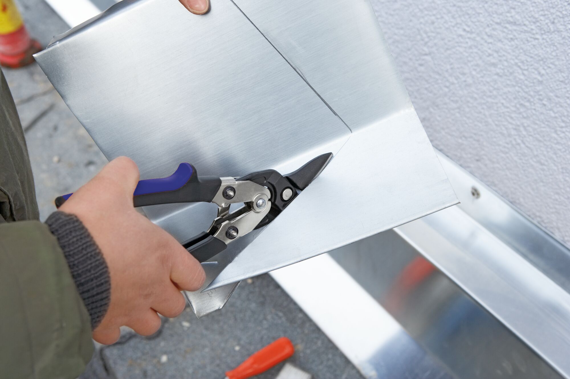 プロやDIY愛好家のための金属用はさみやその他の切断工具 – BESSEY